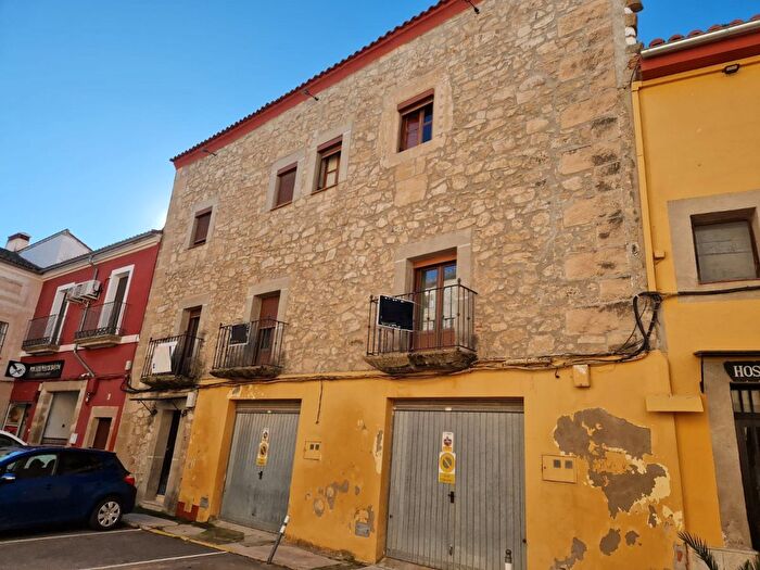 Casas en venta y pisos alquiler - 1