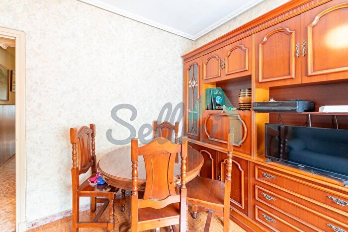 Casas en venta y pisos alquiler - 3
