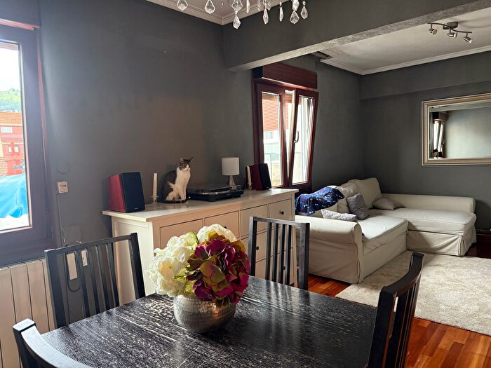 Casas en venta y pisos alquiler - 2