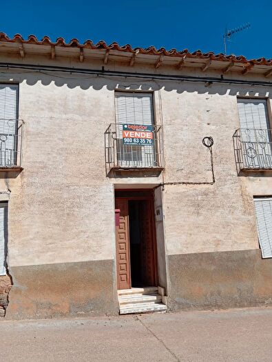 Casas en venta y pisos alquiler - 1