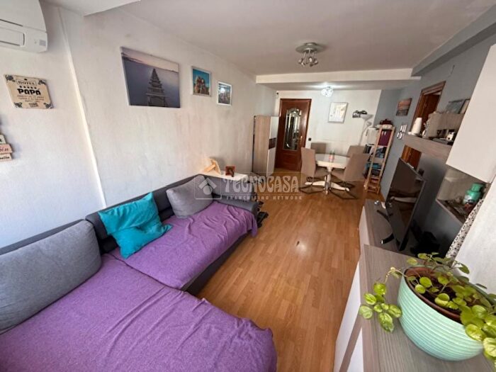 Casas en venta y pisos alquiler - 1