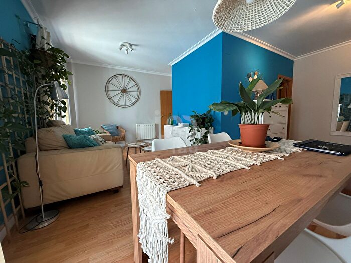 Casas en venta y pisos alquiler - 3
