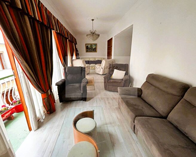 Casas en venta y pisos alquiler - 1