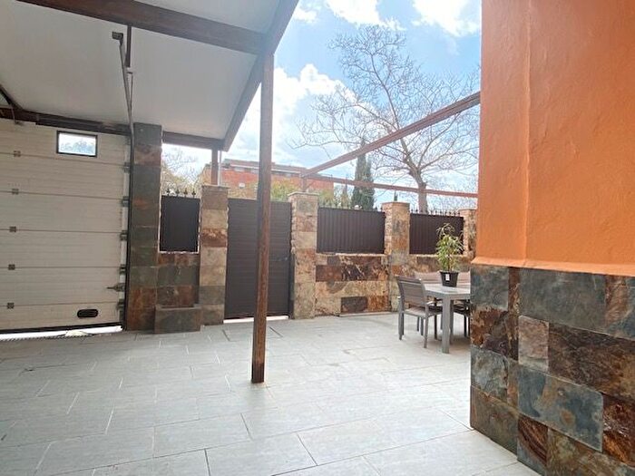 Casas en venta y pisos alquiler - 3