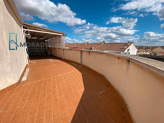 Casas en venta y pisos alquiler - 1