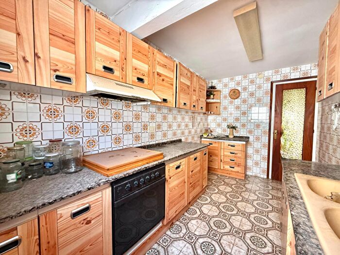 Casas en venta y pisos alquiler - 2