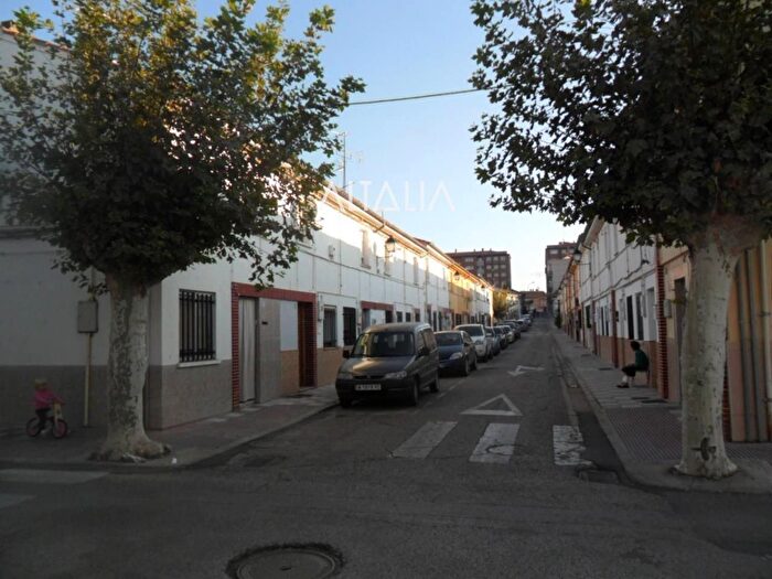 Casas en venta y pisos alquiler - 2