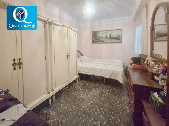Casas en venta y pisos alquiler - 3