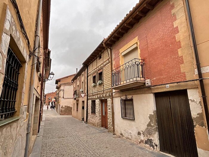 Casa en venta en Grañón, La Rioja de 4 habitaciones