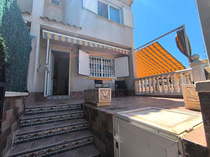Casas en venta y pisos alquiler - 1