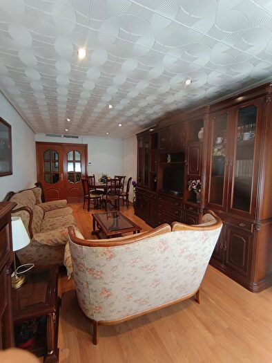 Casas en venta y pisos alquiler - 1