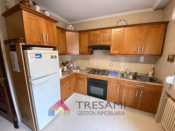 Casas en venta y pisos alquiler - 1
