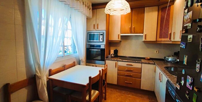 Casas en venta y pisos alquiler - 3