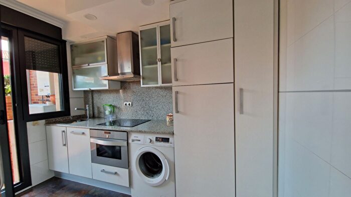 Casas en venta y pisos alquiler - 3