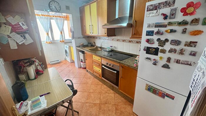 Casas en venta y pisos alquiler - 3