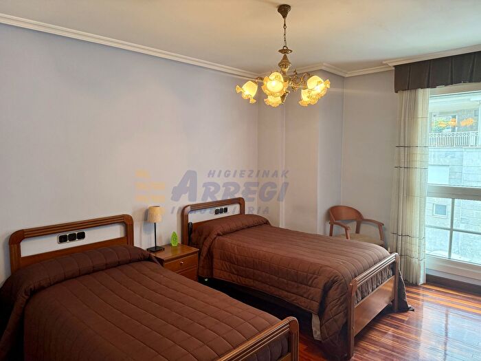 Casas en venta y pisos alquiler - 2