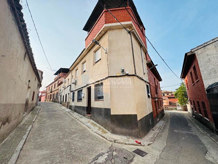 Casas en venta y pisos alquiler - 1