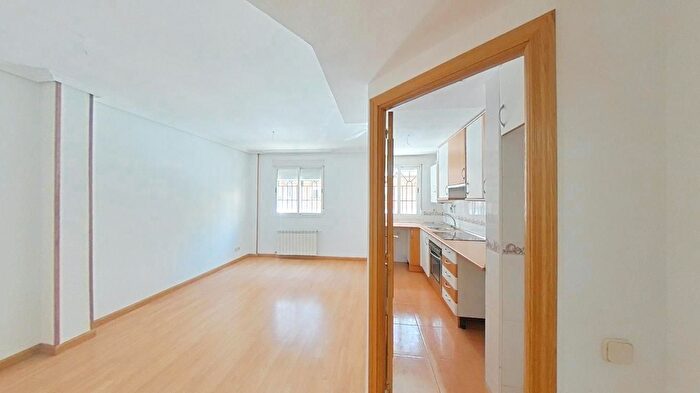 Casas en venta y pisos alquiler - 2