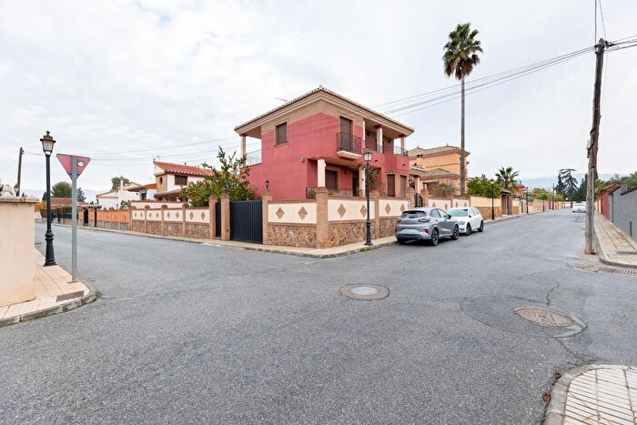 Casa en venta en Residencial Triana Barrio Alto, Las Gabias de 4 habitaciones