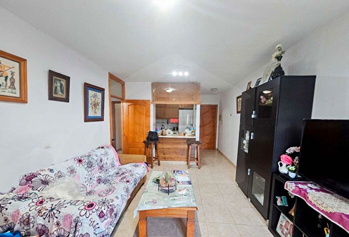 Casas en venta y pisos alquiler - 1