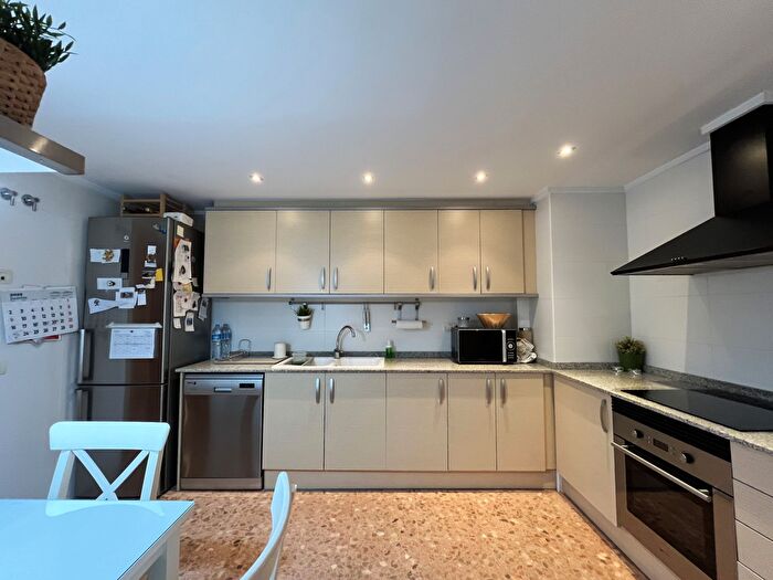 Casas en venta y pisos alquiler - 2