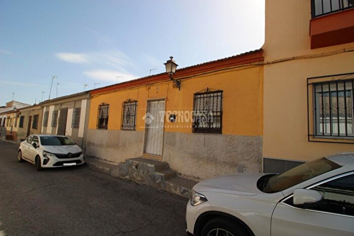 Casas en venta y pisos alquiler - 1