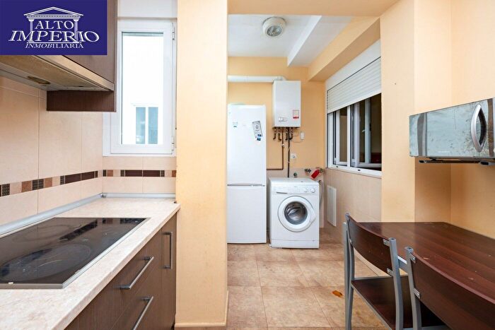 Casas en venta y pisos alquiler - 3