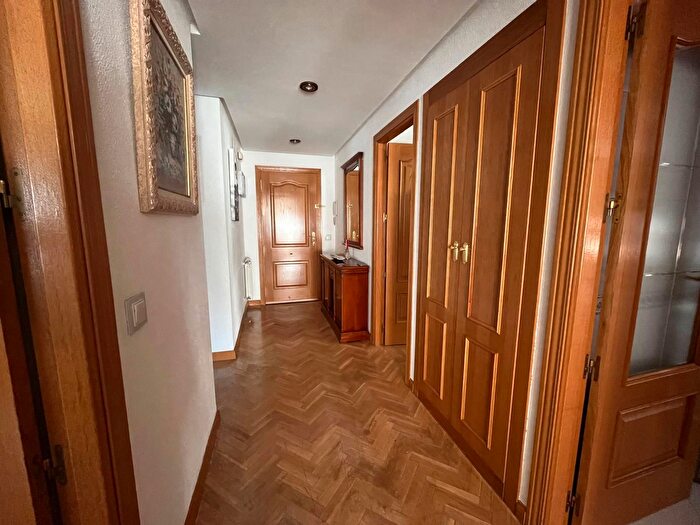 Casas en venta y pisos alquiler - 3