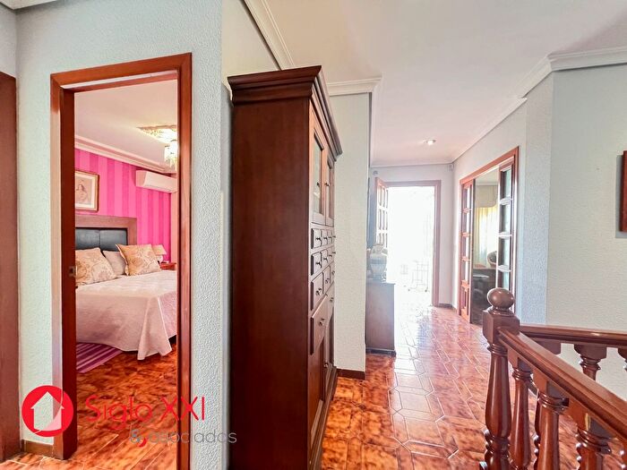 Casas en venta y pisos alquiler - 2