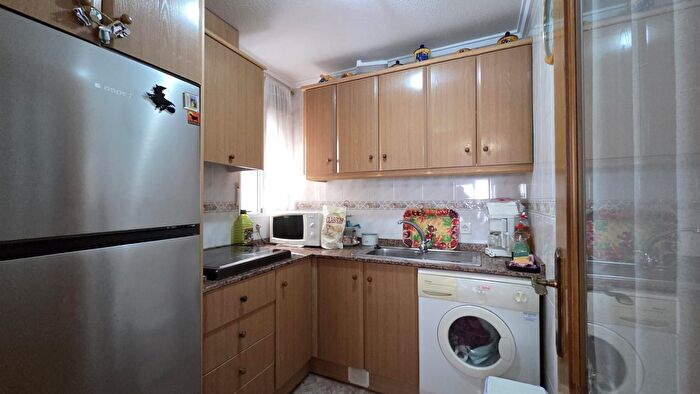 Casas en venta y pisos alquiler - 2