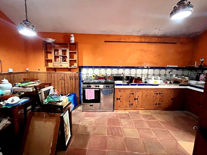 Casas en venta y pisos alquiler - 3