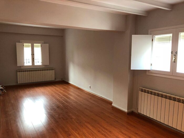 Casas en venta y pisos alquiler - 2