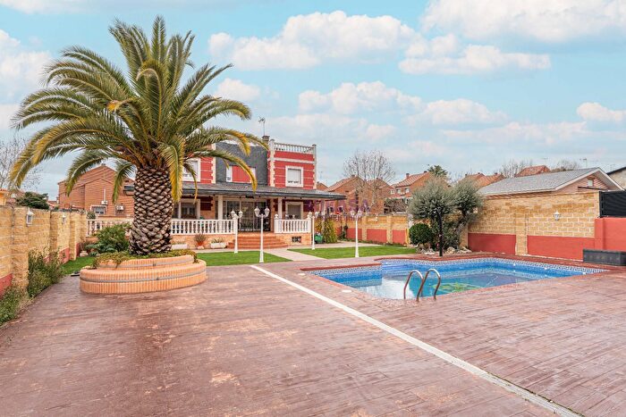Casa en alquiler en Casco Antiguo La Dehesa Los Monteros, Arroyomolinos Madrid de 4 habitaciones