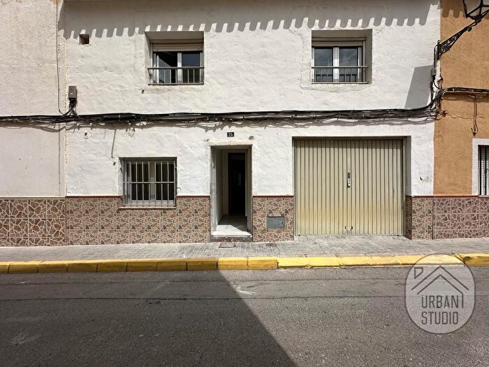 Casas en venta y pisos alquiler - 1