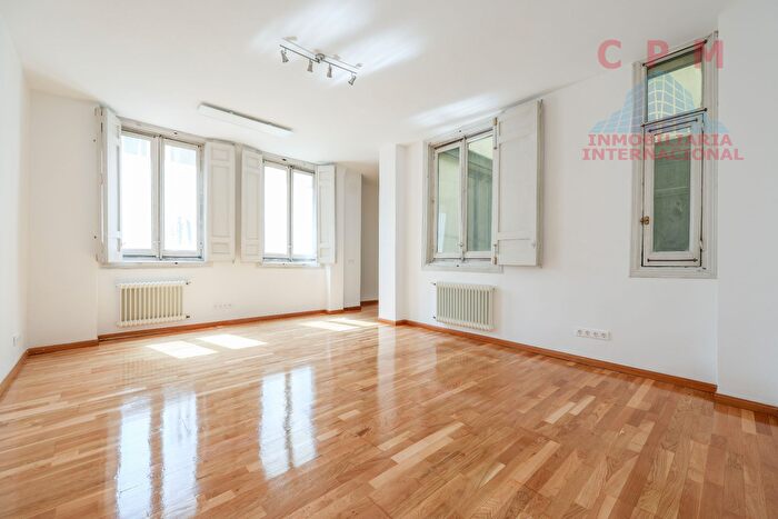 Casas en venta y pisos alquiler - 1