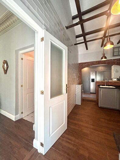 Casas en venta y pisos alquiler - 2