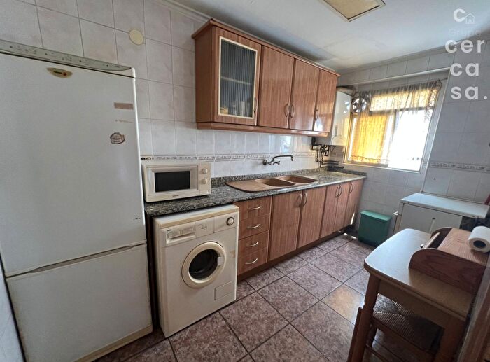 Casas en venta y pisos alquiler - 1