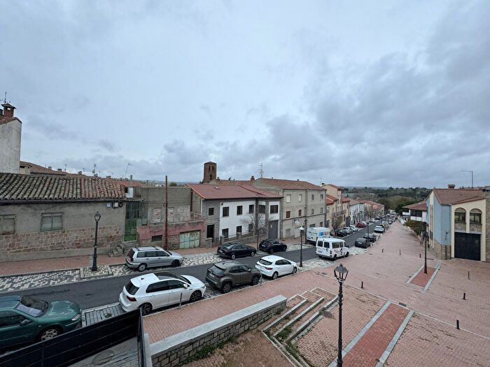 Casas en venta y pisos alquiler - 3
