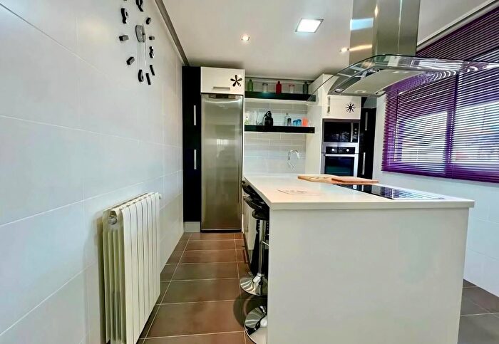 Casas en venta y pisos alquiler - 2