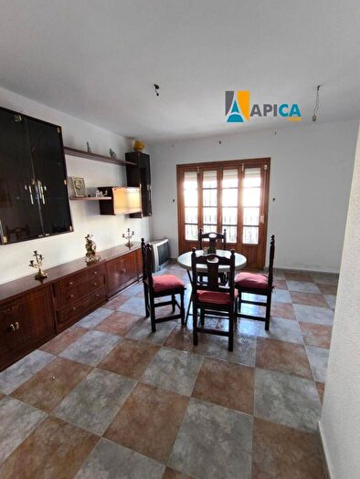 Casas en venta y pisos alquiler - 2