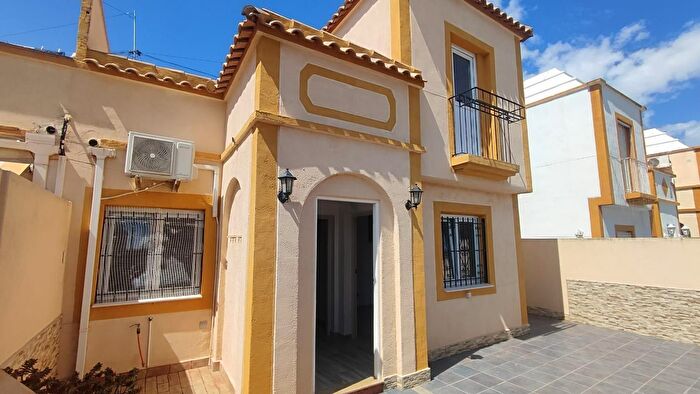 Casas en venta y pisos alquiler - 1