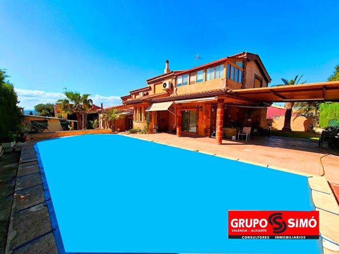 Casa en venta en Montserrat, Valencia de 4 habitaciones