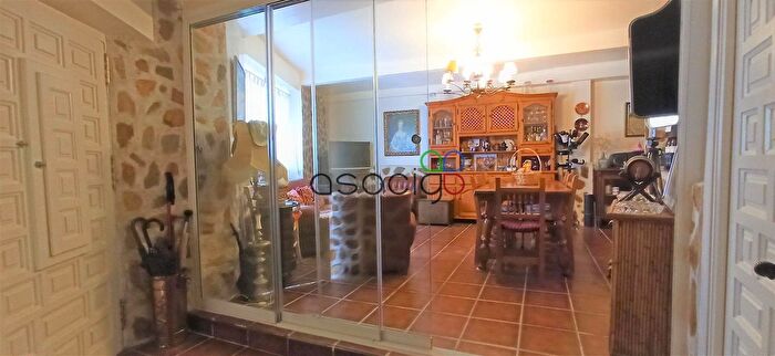 Casas en venta y pisos alquiler - 2