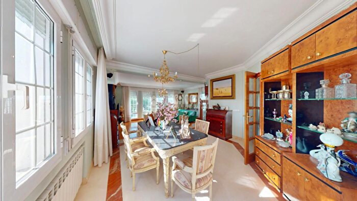 Casas en venta y pisos alquiler - 3