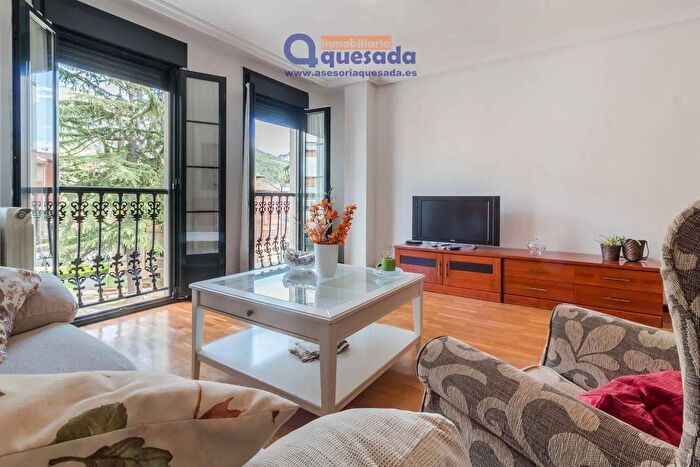 Casas en venta y pisos alquiler - 1