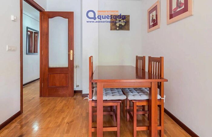Casas en venta y pisos alquiler - 3