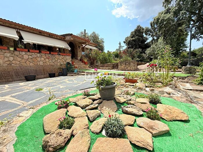 Casa en venta en Los Ángeles de San Rafael, El Espinar de 4 habitaciones