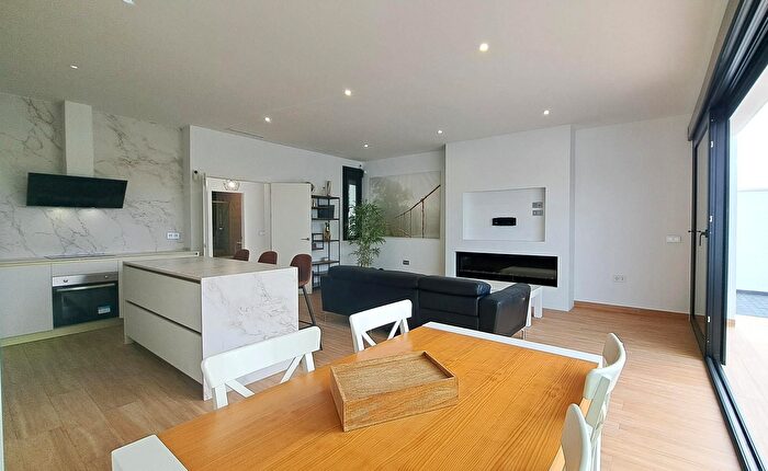 Casas en venta y pisos alquiler - 2