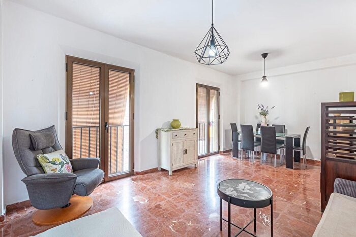 Casas en venta y pisos alquiler - 1