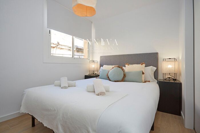 Piso en venta en Ciutat Vella, El Raval de 2 habitaciones